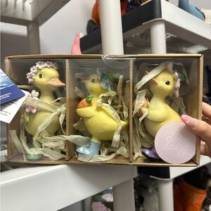 Dot & Daisy Duck Figurines Set